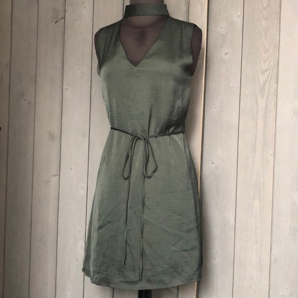 Cupcakes and Cashmere Sleeveless Tie Waist Dress - Picture 3 of 6